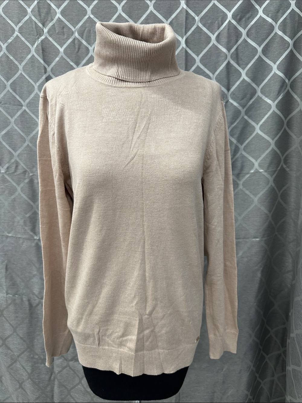 Calvin Klein Lightweight Cream Turtleneck knit top